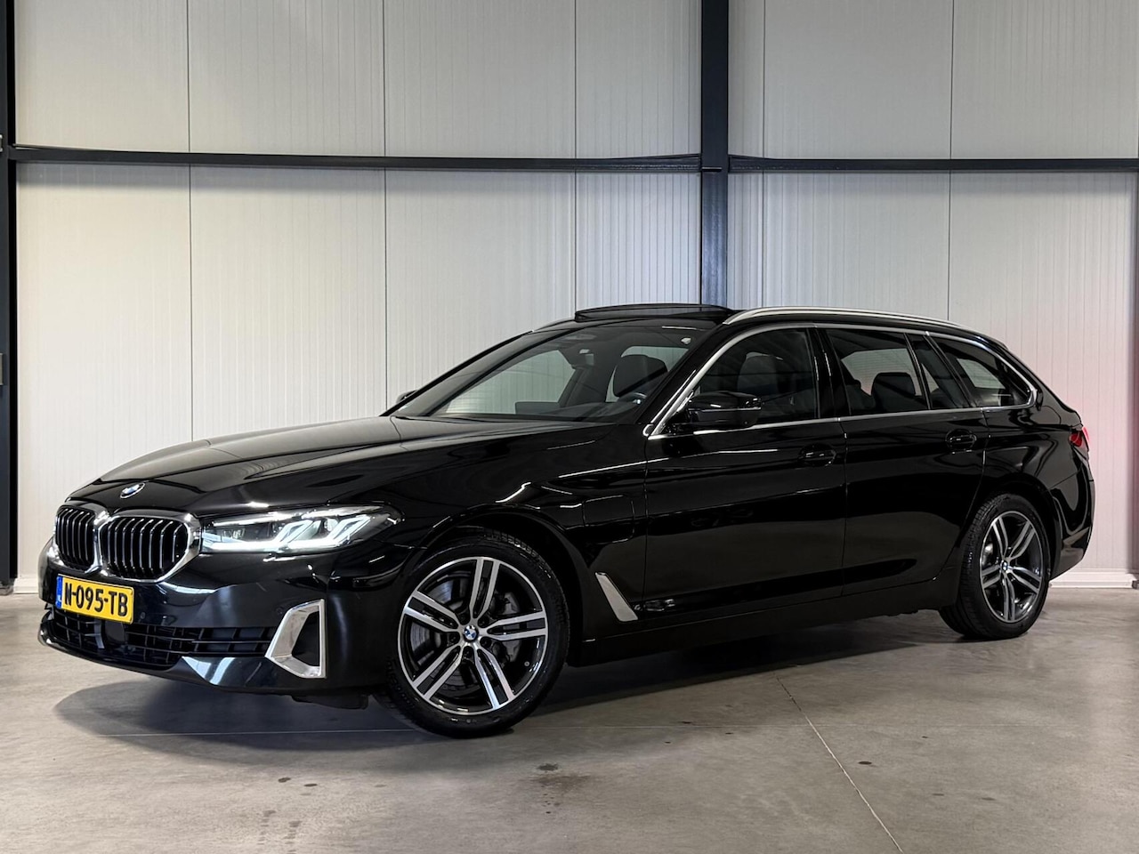 BMW 5-serie Touring - 530e High Executive Pano Leer Memory VOL - AutoWereld.nl