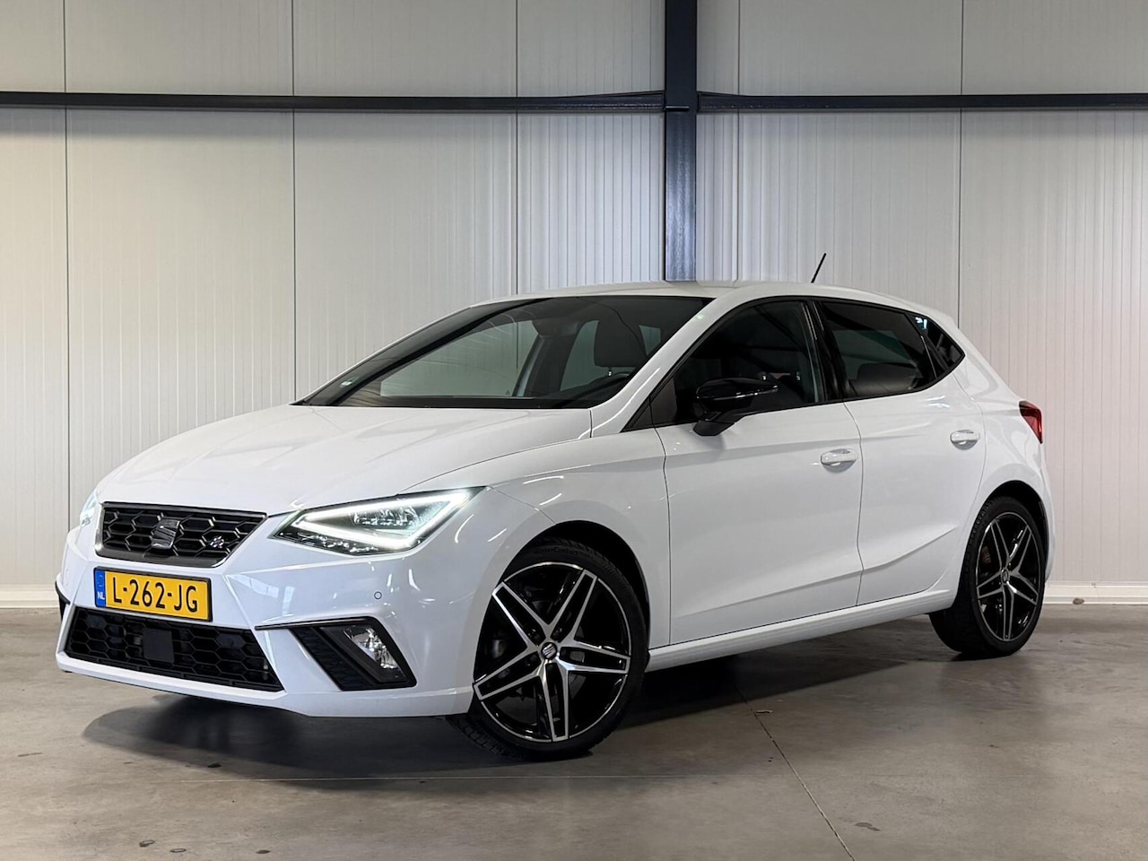 SEAT Ibiza - 1.0 TSI FR Intense 116PK 6 Bak Virtual Camera - AutoWereld.nl