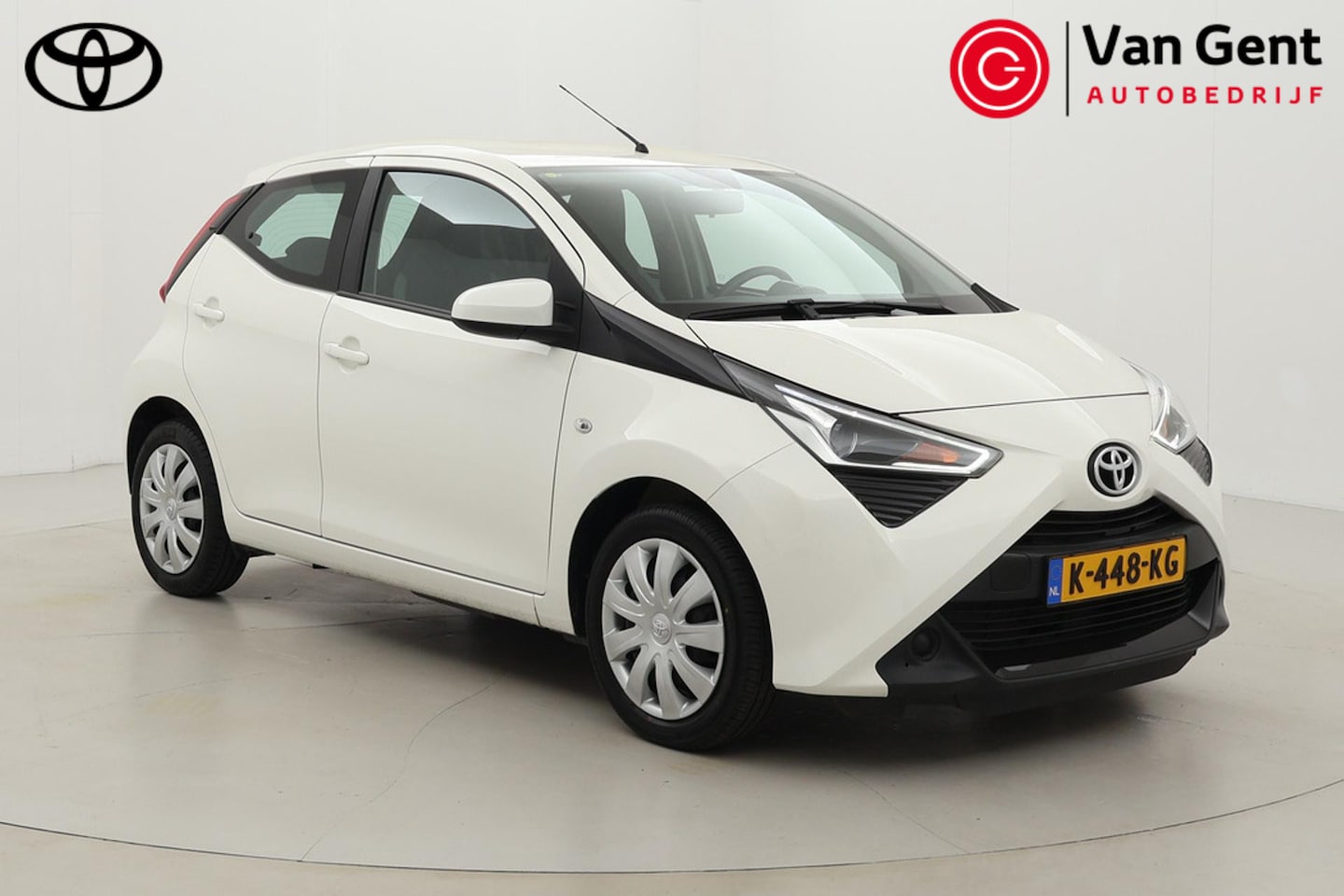 Toyota Aygo - 1.0 VVT-i x-play | Apple Carplay / Android Auto | Airco | Camera | DAB | Bluetooth - AutoWereld.nl