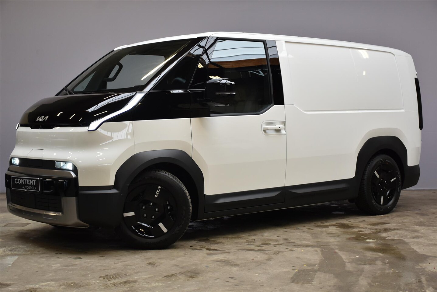 Kia PV5 - Cargo 71,2 kWh 163pk L2H1 Essential - AutoWereld.nl