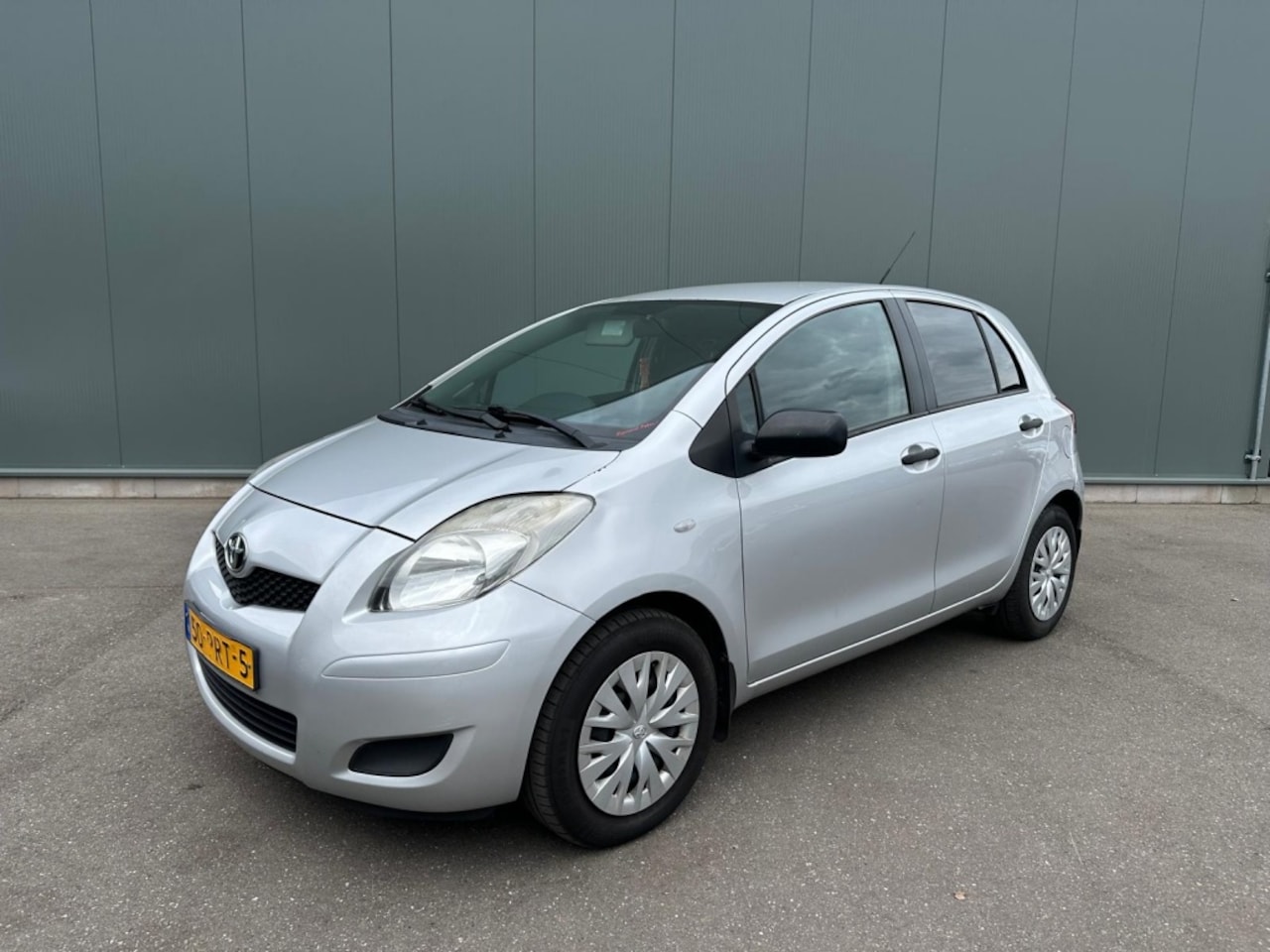 Toyota Yaris - 1.3 VVTi Comfort AIRCO | NAVI ! - AutoWereld.nl