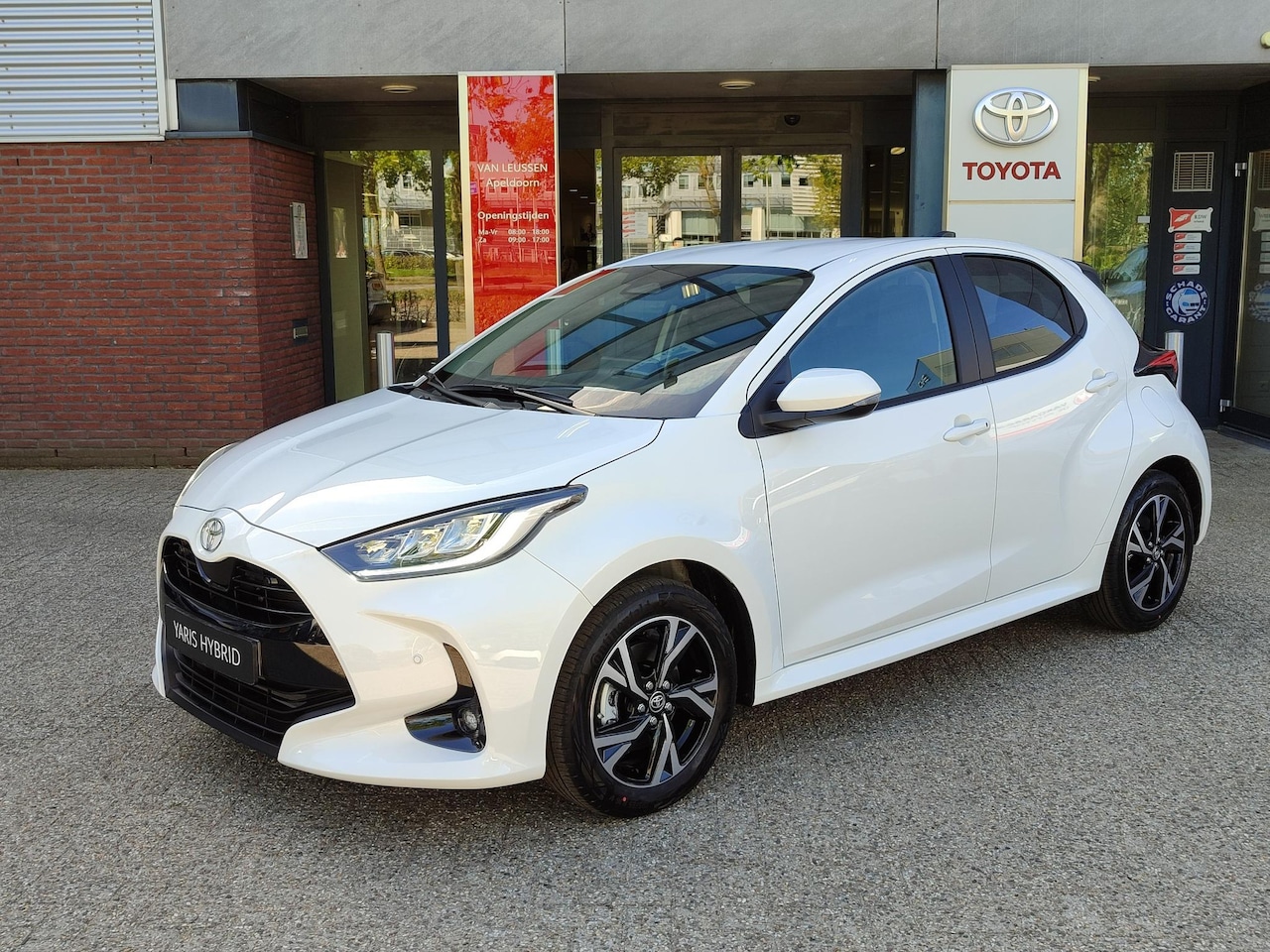 Toyota Yaris - 1.5 Hybrid 115 DYNAMIC VOORRAAD VOORDEEL! VAN €32.885 VOOR €29.900! NIEUW! STOEL/STUURVERW - AutoWereld.nl
