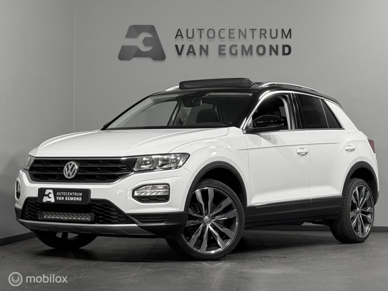 Volkswagen T-Roc - 1.0 TSI Style | PANO | APPCNNCT | AD.CRUISE - AutoWereld.nl