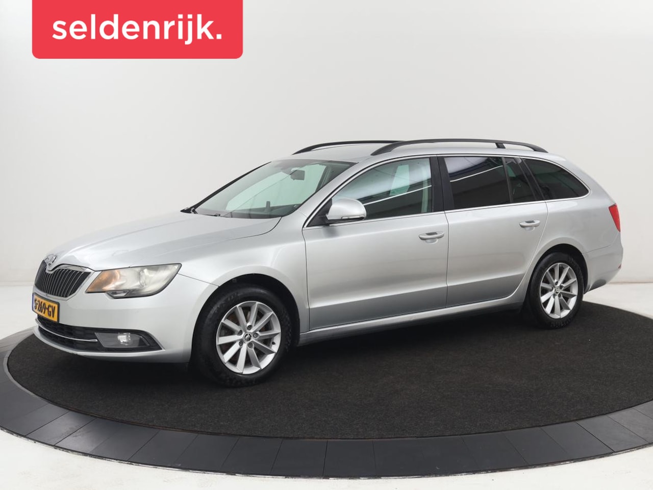 Skoda Superb - 1.8 TSI Ambition Business | Leder/Alcantara | Stoelverwarming | Trekhaak | Bi-Xenon | Clim - AutoWereld.nl