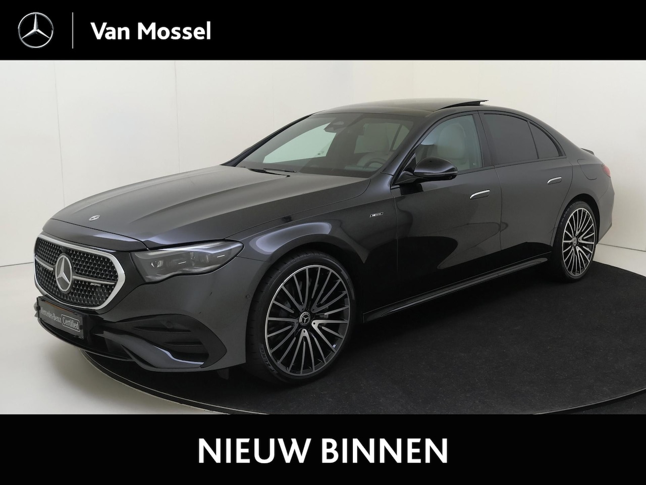 Mercedes-Benz E-klasse - 300 e AMG-Line / Trekhaak / Winterpakket / Panaroma-dak / Memory-Stoelen / Night-Pakket / - AutoWereld.nl