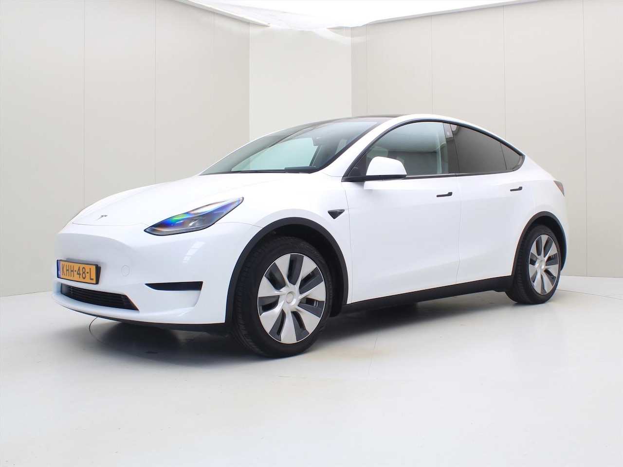 Tesla Model Y - Standard RWD Plus 351pk [ TREKHAAK+LFP ACCU+AUTOPILOT+19 INCH+PREMIUM AUDIO ] - AutoWereld.nl