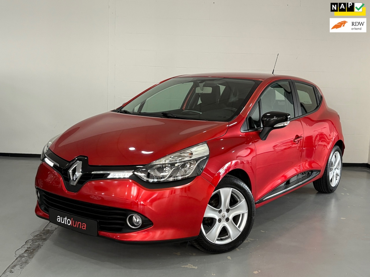 Renault Clio - 0.9 TCe Expression 0.9 TCe Expression - AutoWereld.nl