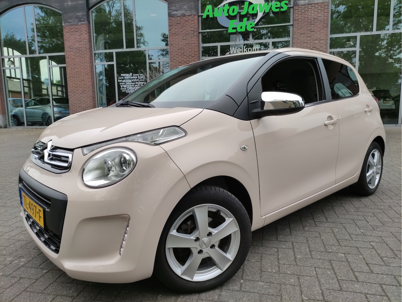 Citroën C1 - 1.0 VTi Feel Trekhaak - Leder - LMV - Chroompakket - Getinte ramen - Airco - AutoWereld.nl