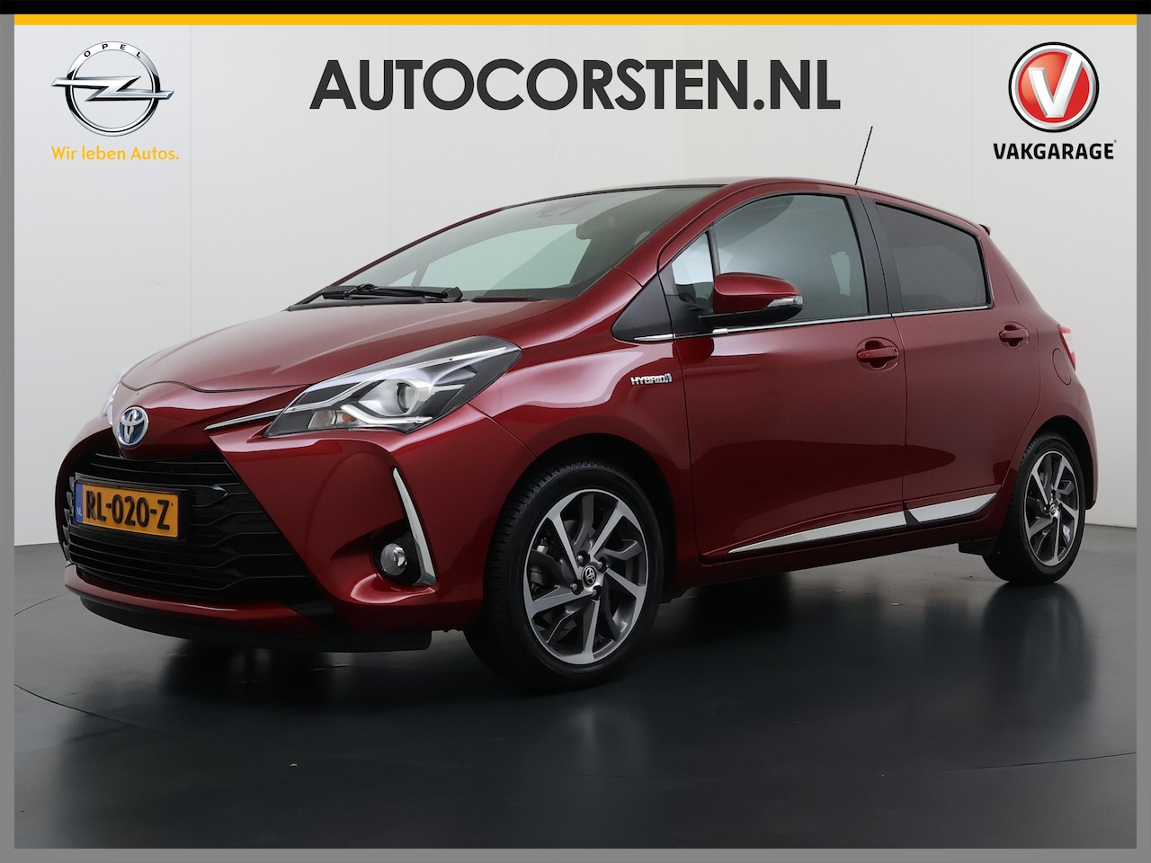 Toyota Yaris - 1.5I Hybrid Aut. Premium Panoramadak Trekhaak Navi Camera Ecc Cruise Control Keyless Lane - AutoWereld.nl