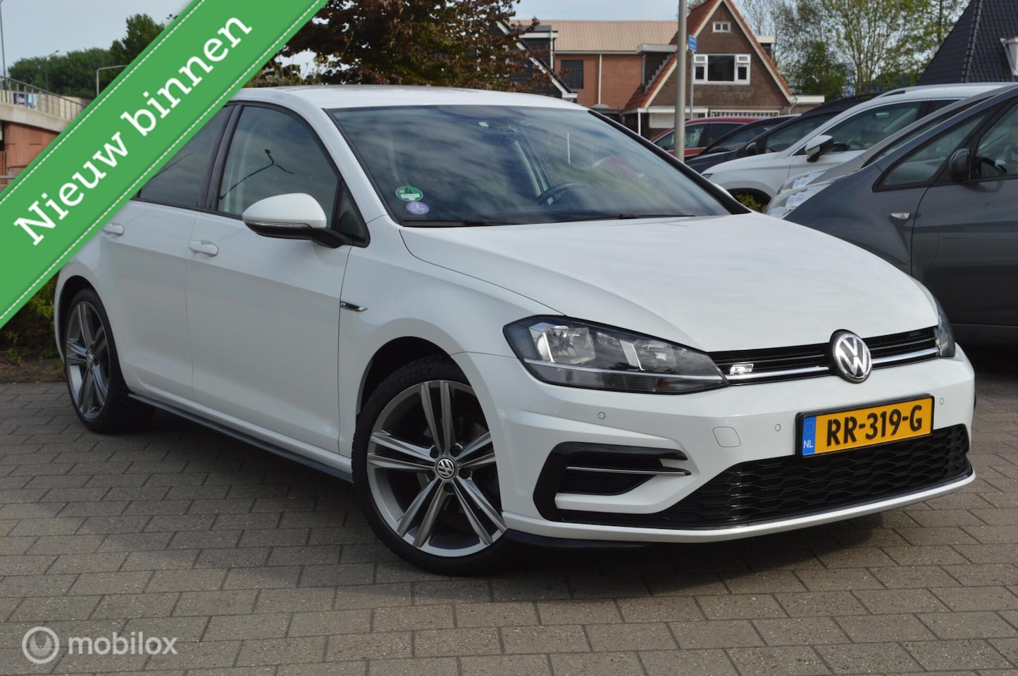 Volkswagen Golf - 1.0 TSI Highline Business R 1.0 TSI Highline Business R - AutoWereld.nl