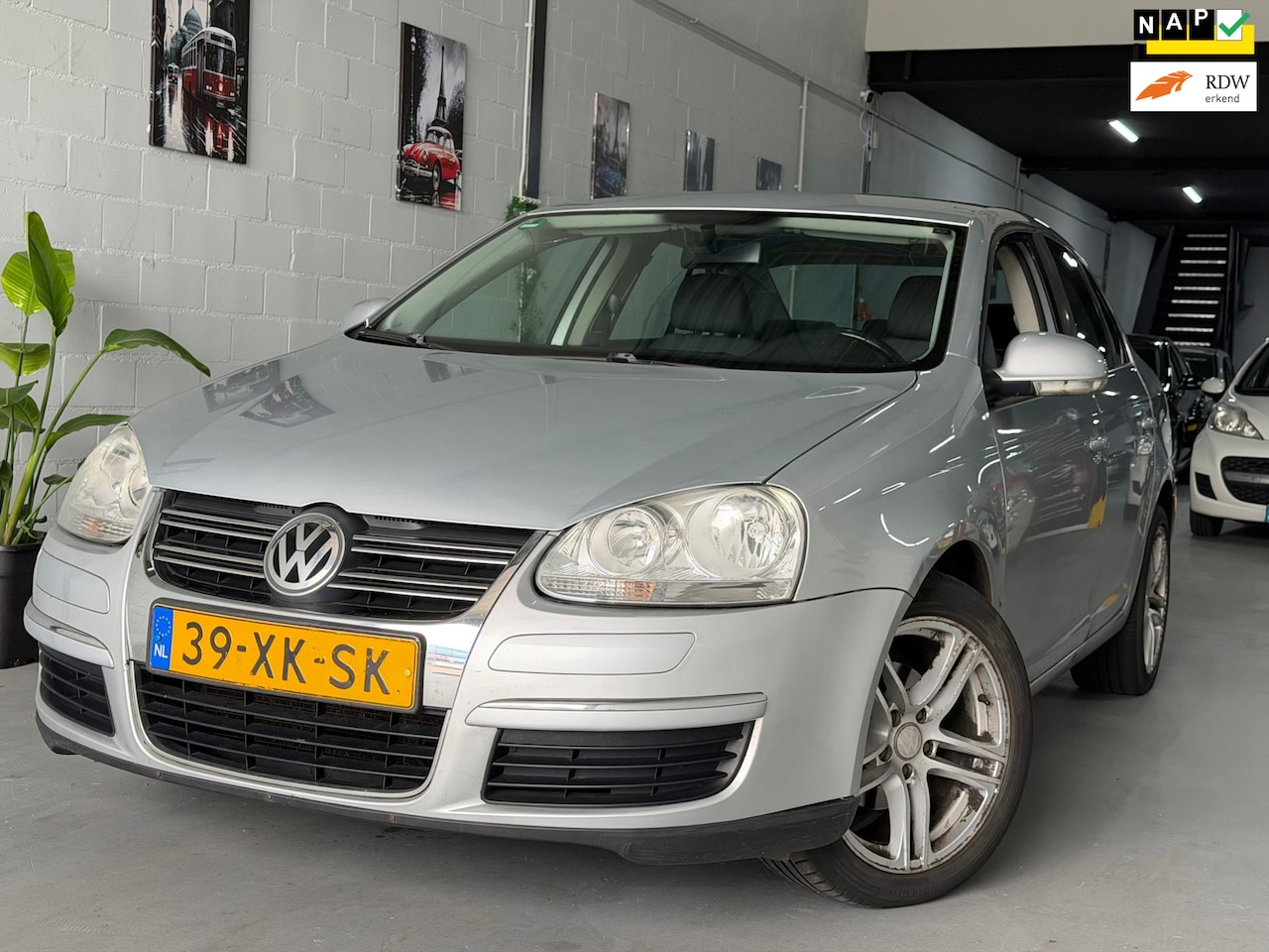 Volkswagen Jetta - 1.6 Trendline/ AUTOMAAT/ nap/ 1jaar apk/ airco/ EL-ramen/ zeer nette auto. - AutoWereld.nl