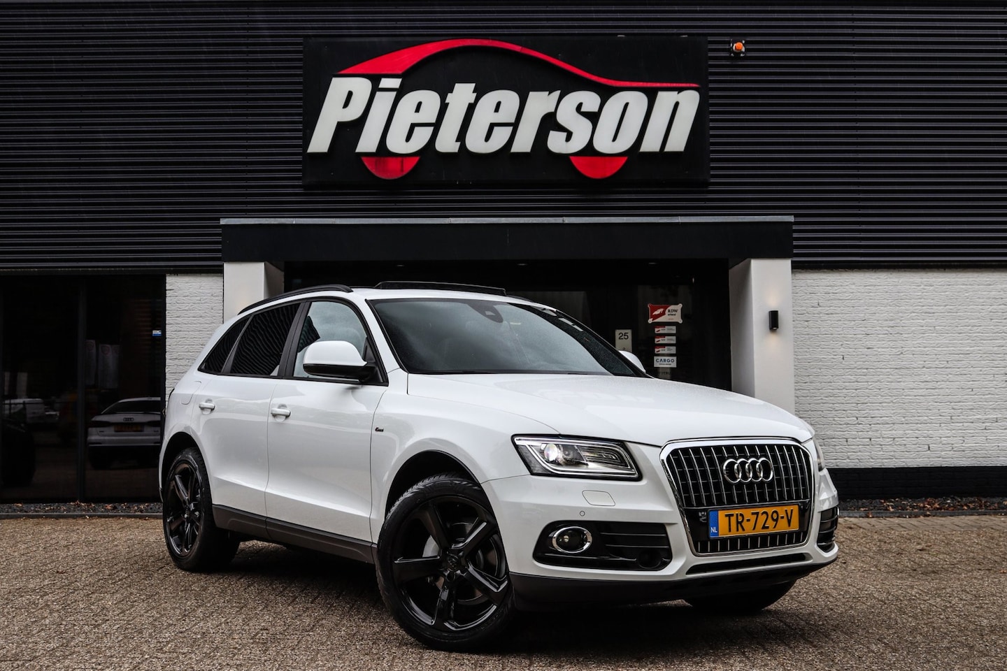 Audi Q5 - 2.0 TFSI Quattro 2x S-Line PANO ACC KEYLESS TREKH - AutoWereld.nl
