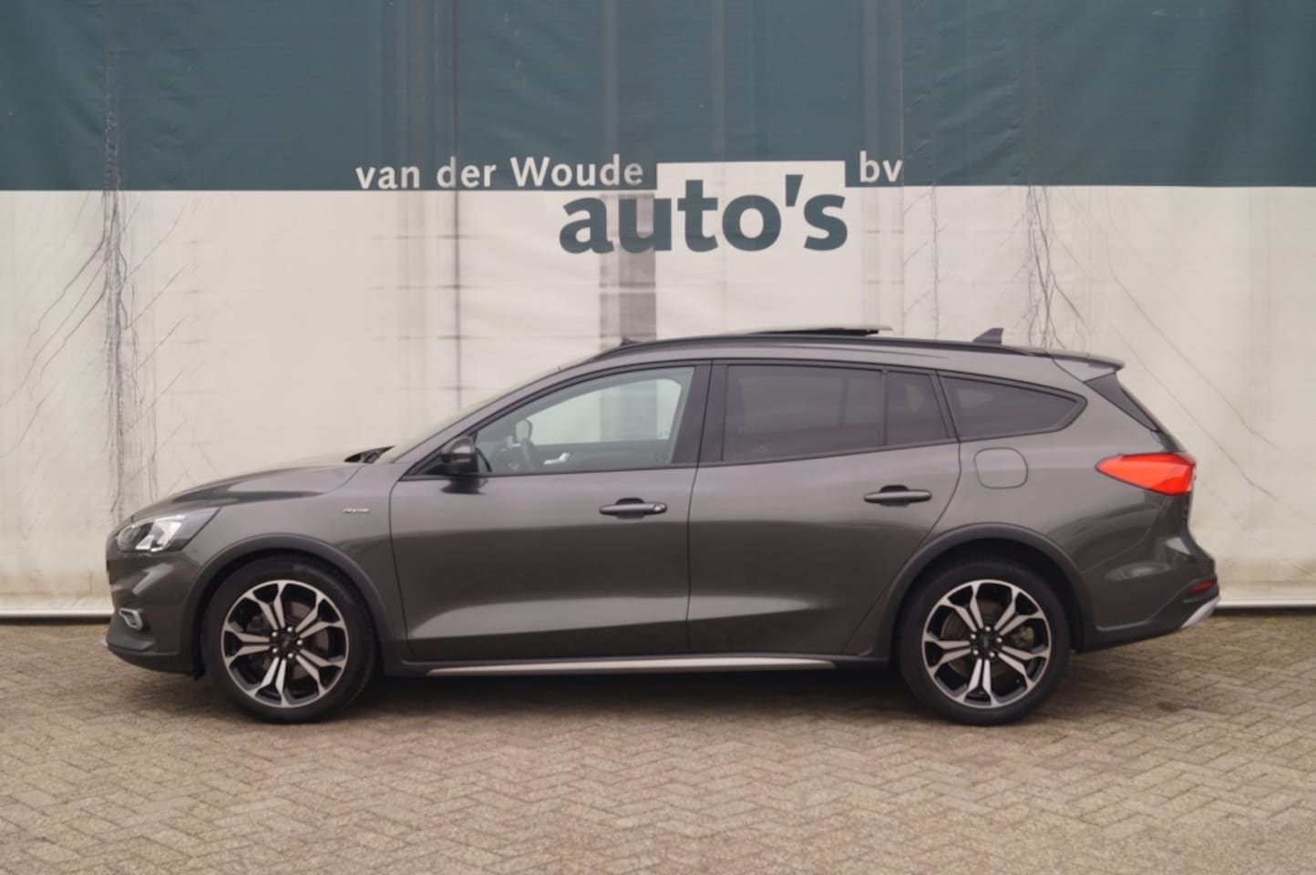 Ford Focus Wagon - 1.5 EcoBlue 120pk Active X Business -PANO-ECC-PDC- - AutoWereld.nl