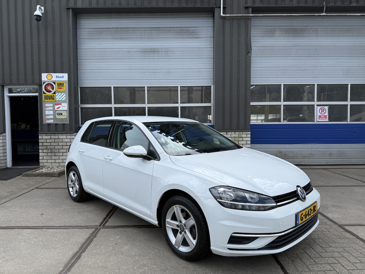 Volkswagen Golf - 1.0 TSI Trendline 1.0 TSI Trendline - AutoWereld.nl