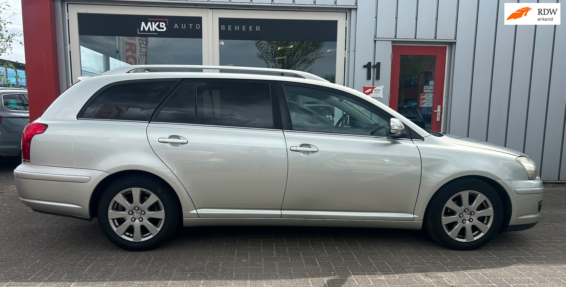 Toyota Avensis Wagon - 1.8 VVTi Terra Carplay - AutoWereld.nl