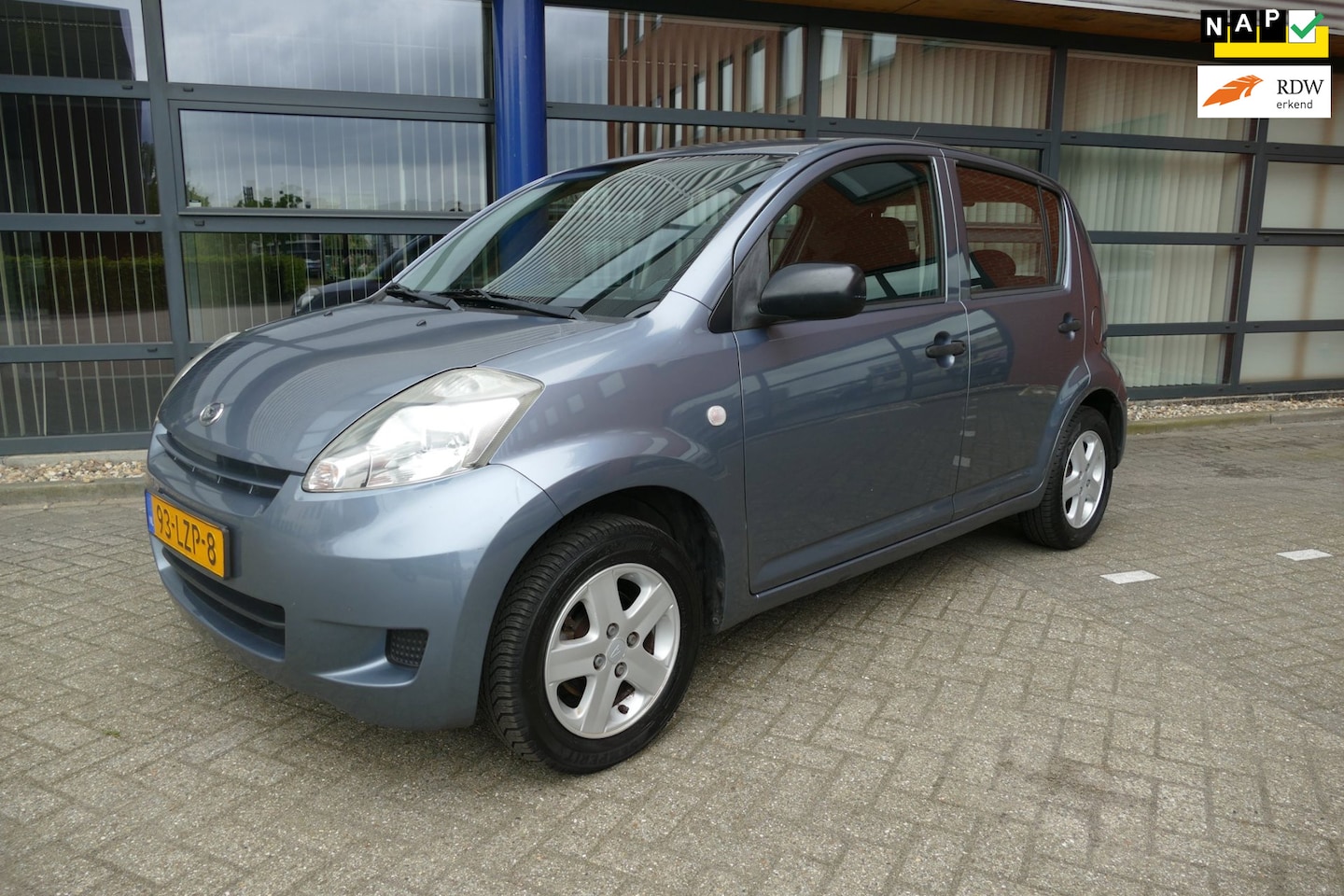 Daihatsu Sirion 2 - 1.0-12V Slim Apk 5-5-2027 5 deurs Stuurbekr - AutoWereld.nl