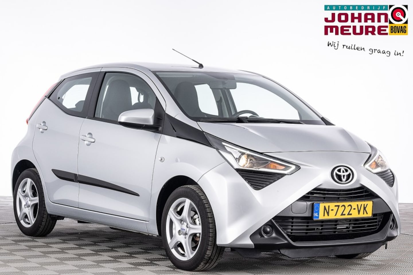 Toyota Aygo - 1.0 VVT-i x-play 5drs | CAMERA | VELGEN ✅ 1e Eigenaar - AutoWereld.nl