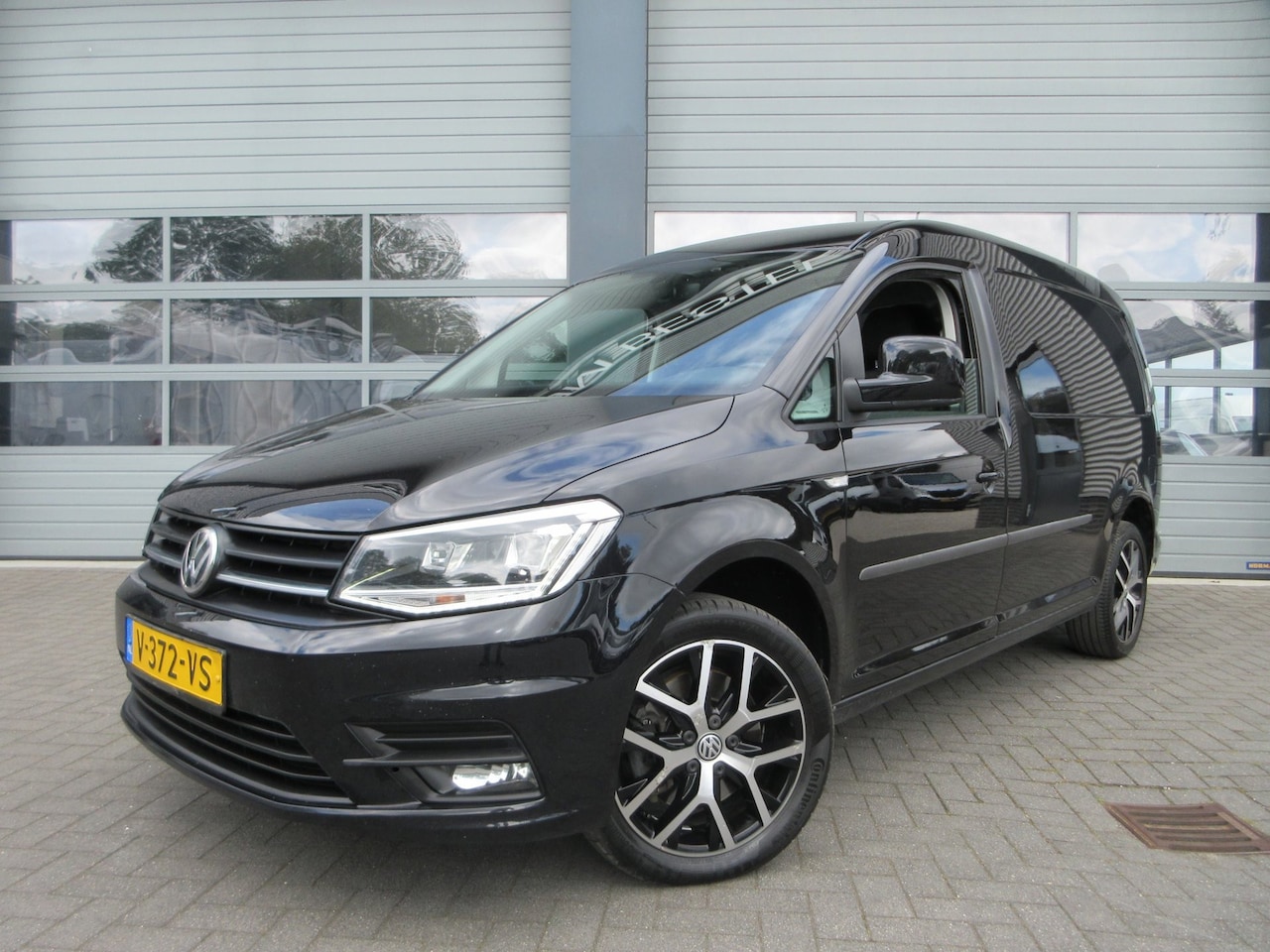 Volkswagen Caddy Maxi - 2.0 TDI L2H1 automaat airco navigatie - AutoWereld.nl