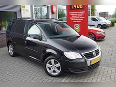 Volkswagen Touran - 1.6 Trendline 7p. / Trekhaak / Stoelverwarming / Cruise control