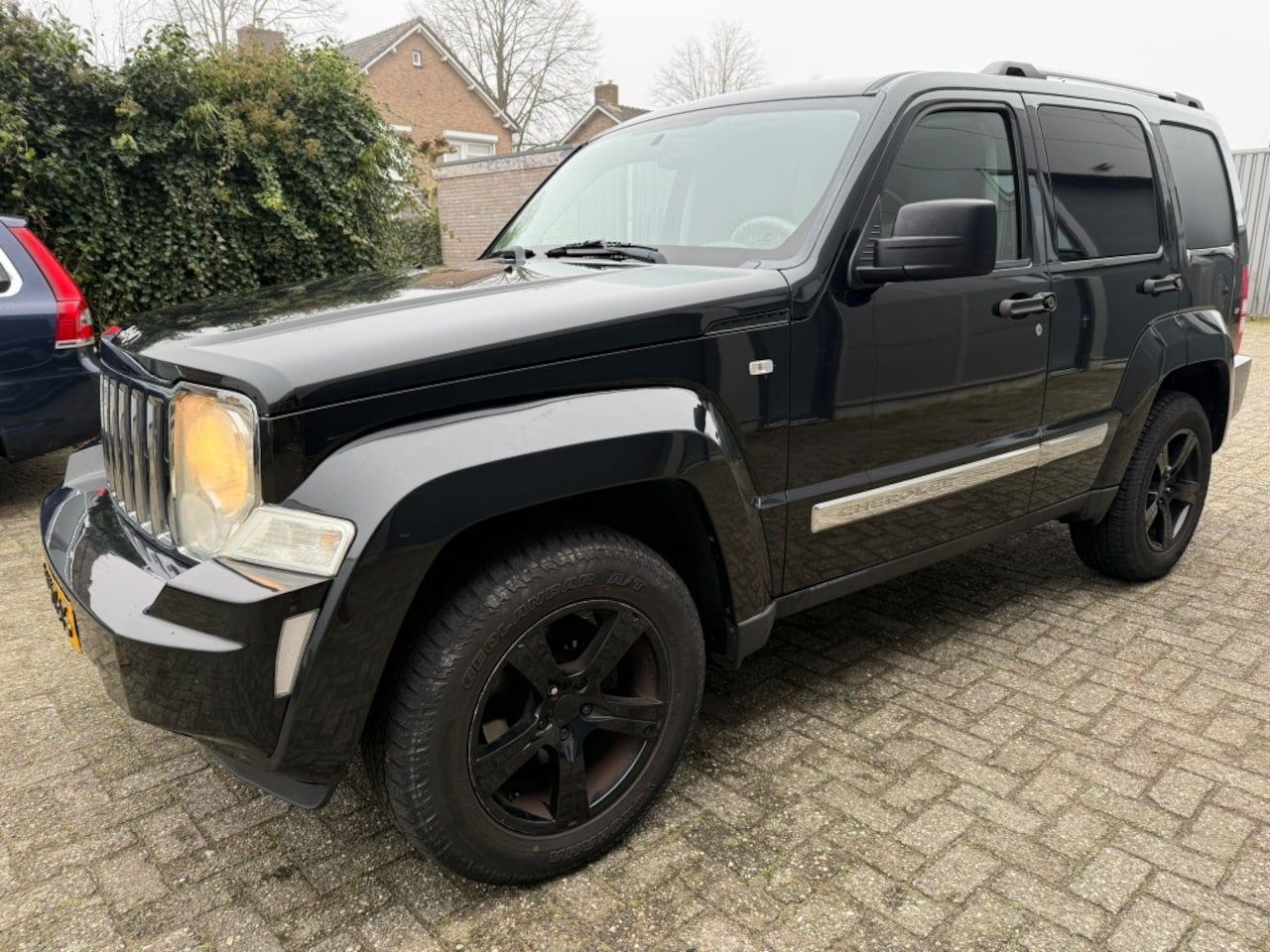 Jeep Cherokee - (KK) 2.8CRD L4 MT AWD LR 2010 APK 2-2027 grijs kenteken - AutoWereld.nl