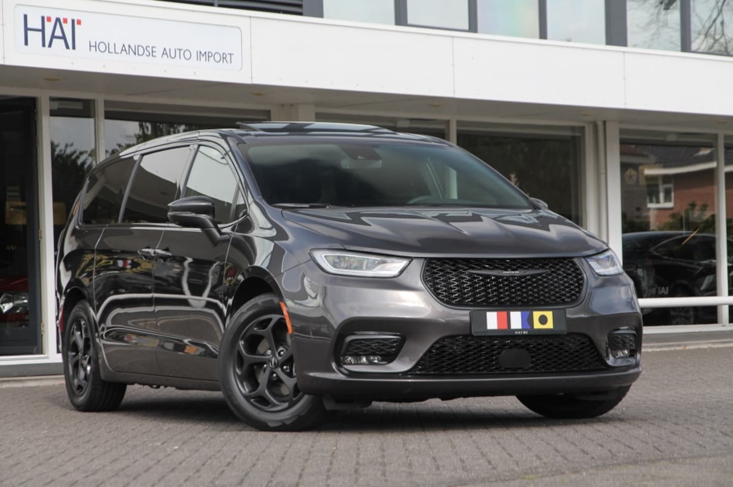 Chrysler Pacifica - 3.6 V6 Hybrid S I 7 pers. I Pano I ACC - AutoWereld.nl