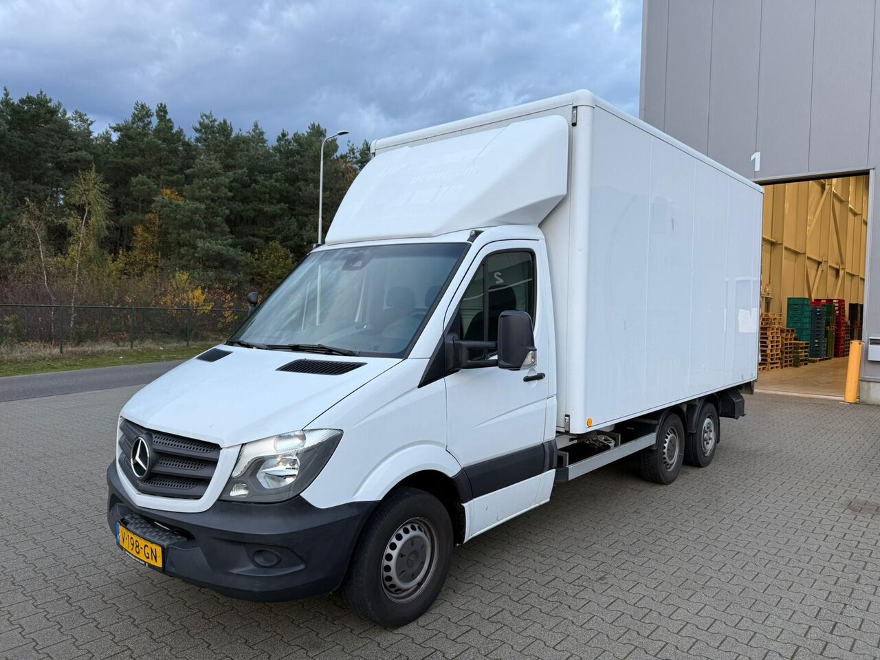 Mercedes-Benz Sprinter - BE Combi Airco Automaat laadklep - AutoWereld.nl