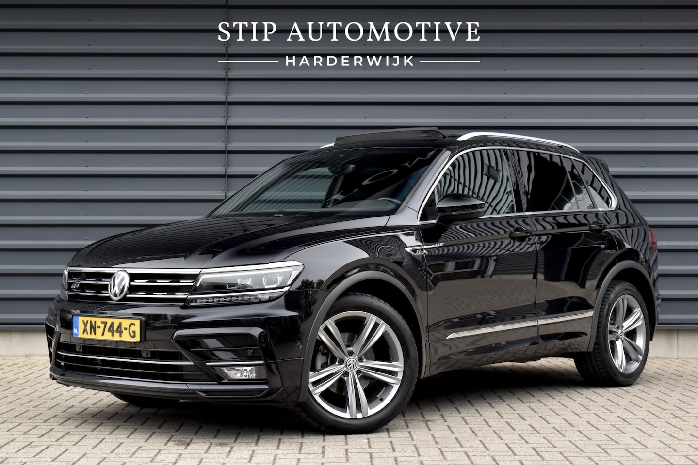 Volkswagen Tiguan - 1.5 TSI R-Line | Pano | ACC | LED | - AutoWereld.nl