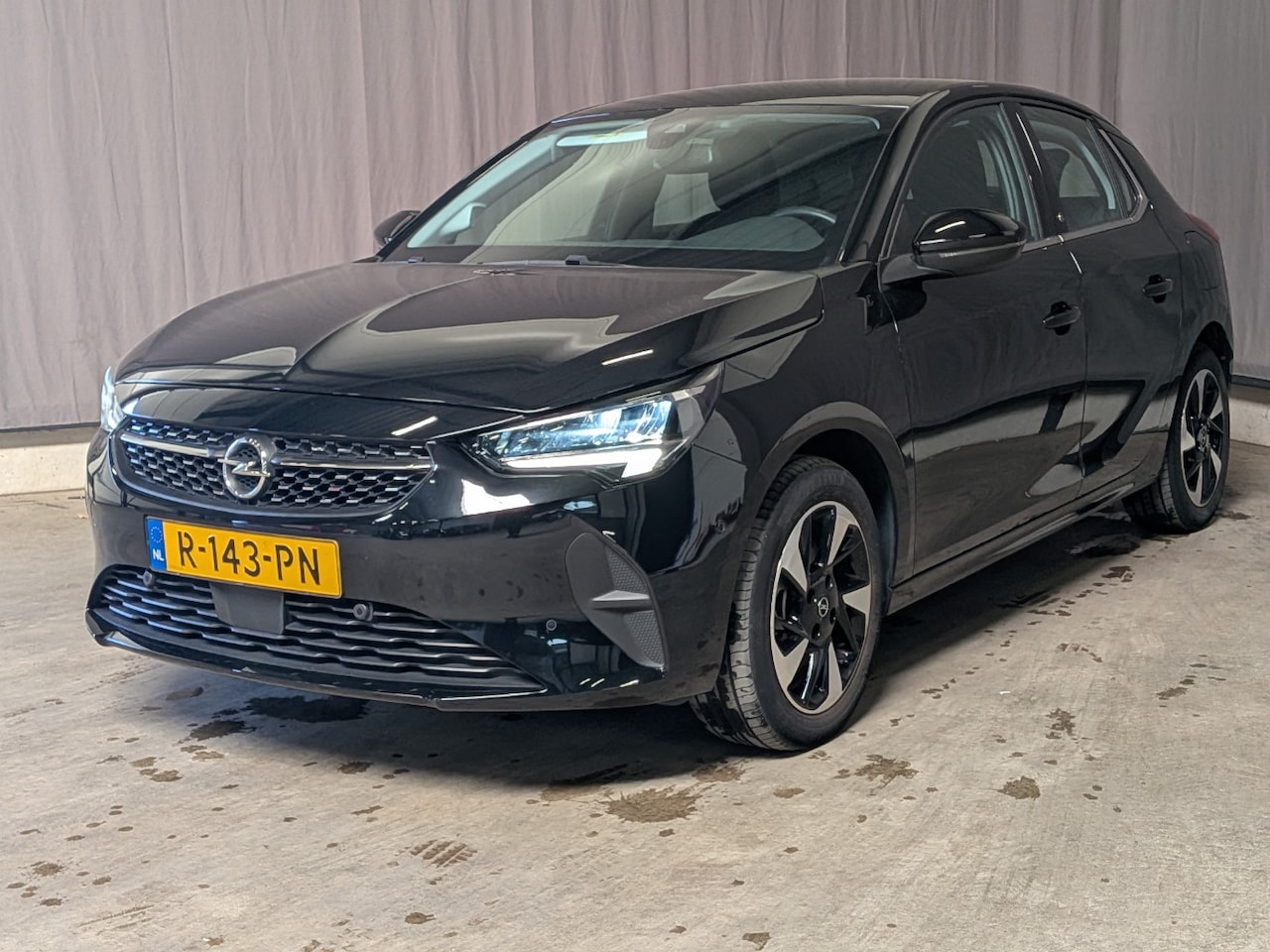 Opel Corsa-e - Elegance 50 kWh | NL-AUTO! | 1E EIGENAAR! | CAMERA | CRUISE | PARK SENS V+A | HALF LEDER | - AutoWereld.nl