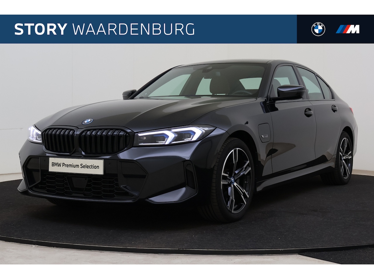 BMW 3-serie - 330e M Sport Automaat / Sportstoelen / Achteruitrijcamera / Adaptieve LED / Stoelverwarmin - AutoWereld.nl