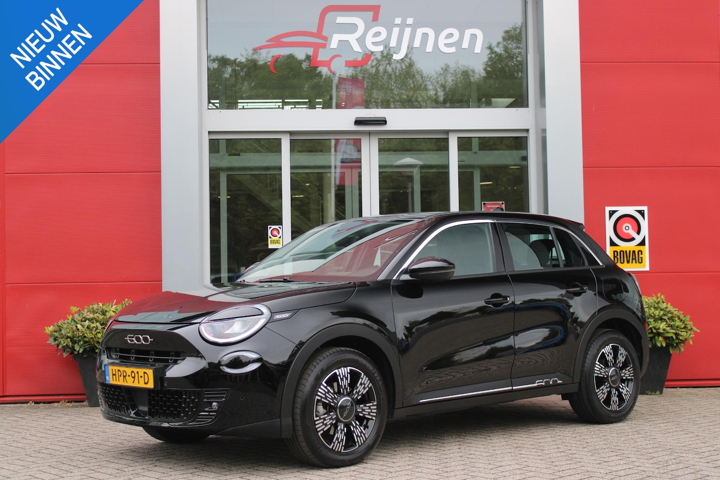 Fiat 600 - 1.2 Hybrid 110PK AUTOMAAT URBAN | STOEL/VOORRUIT VERWARMING | KEYLESS ENTRY/START | 17" LI - AutoWereld.nl