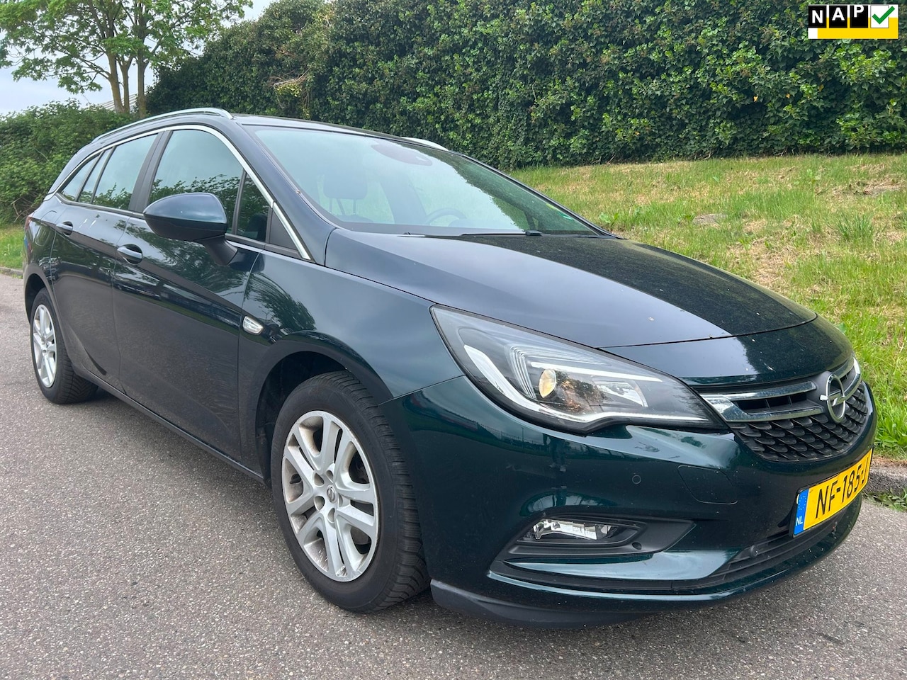 Opel Astra Sports Tourer - 1.6 CDTI Business+ - Clima - Navi - Camera - AutoWereld.nl