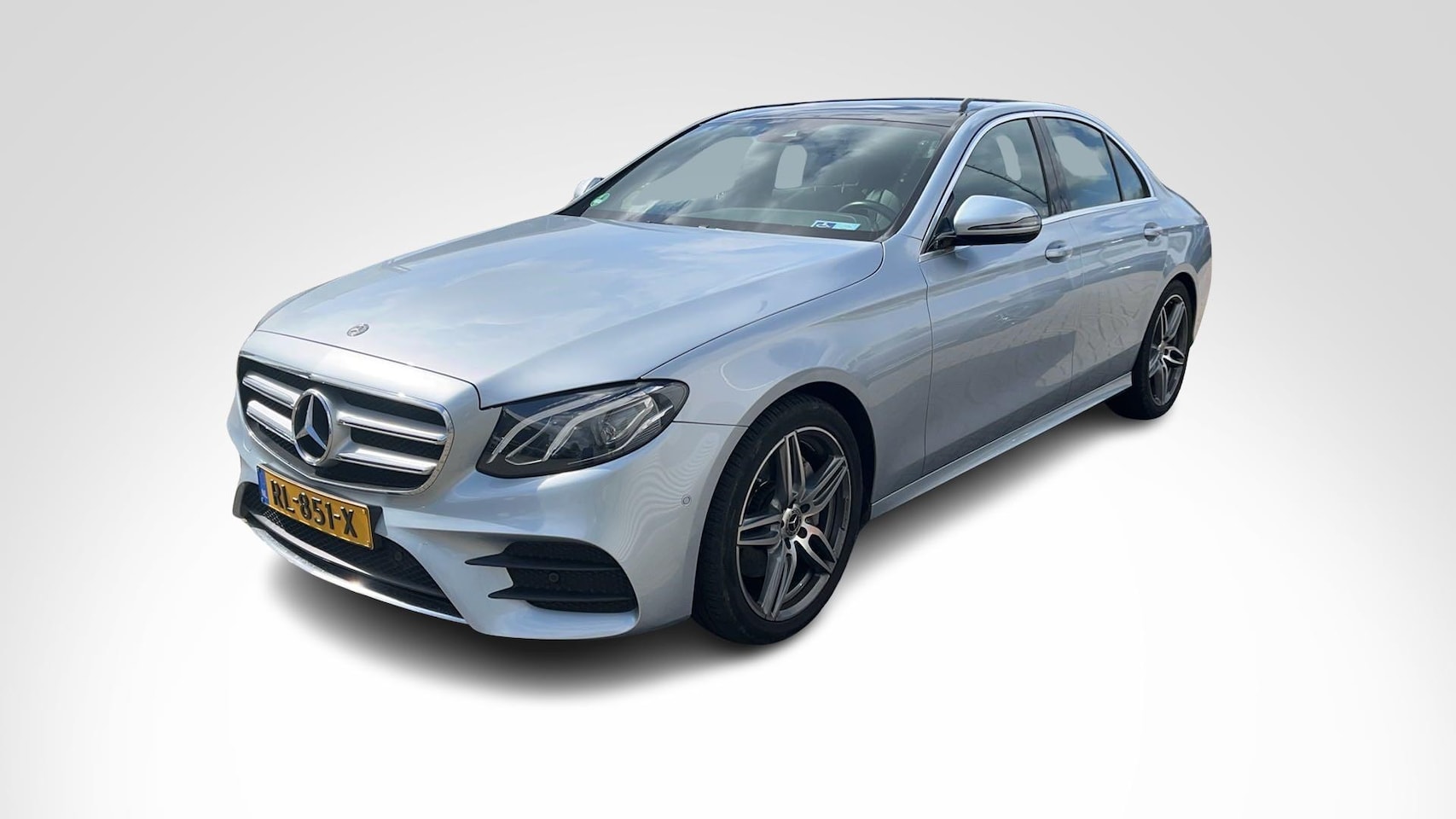 Mercedes-Benz E-klasse - E 200 Limousine Automaat Business Solution AMG | Panoramadak | Comand Online | Sfeerverlic - AutoWereld.nl