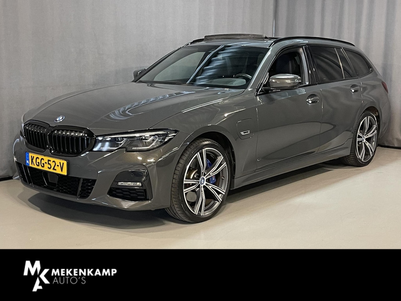 BMW 3-serie Touring - 330e xDrive High Executive 19"/Panoramadak/Adaptieve cruise/Stoelverwarming + memory/Laser - AutoWereld.nl