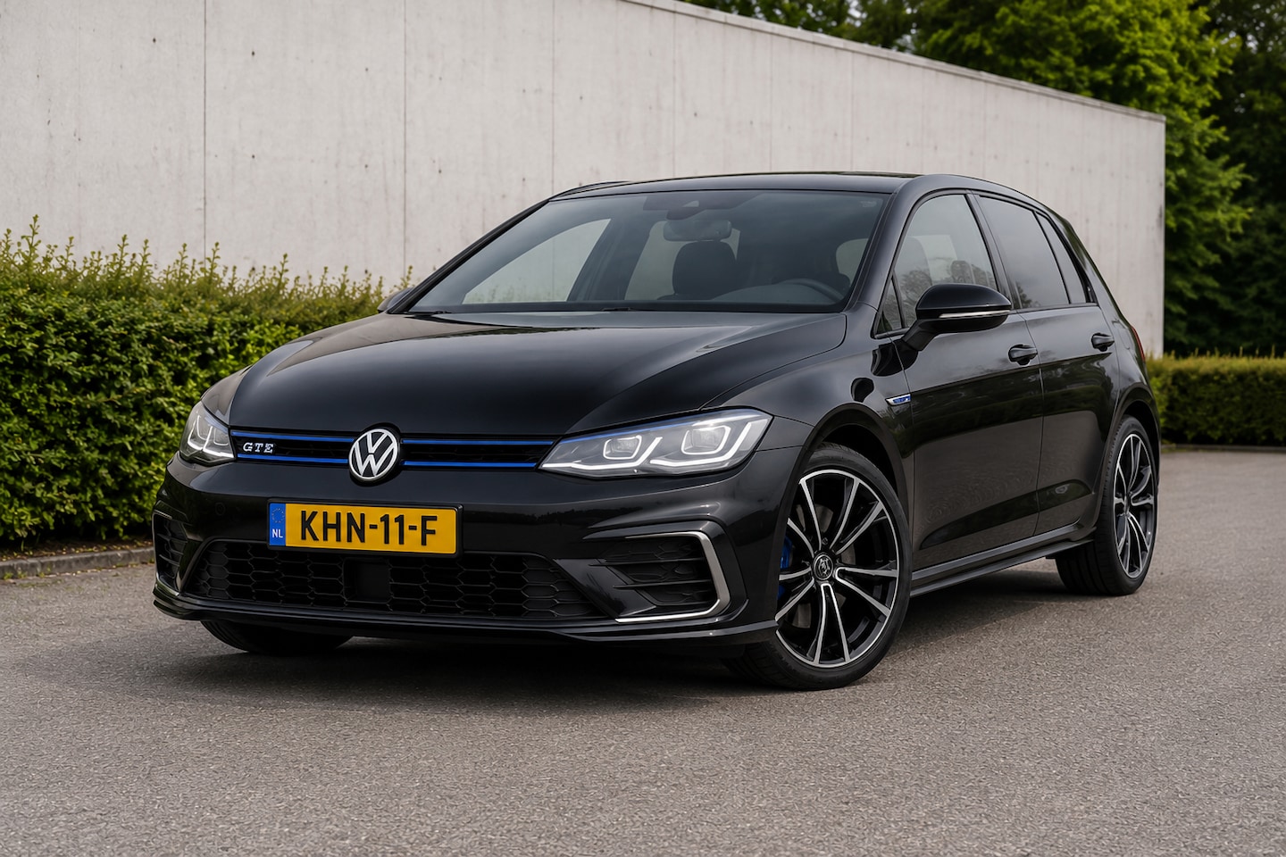 Volkswagen Golf - GTE *Leder* Apple Carplay / Stoelverwarming / Camera / Adapt. Cruise / FULL LED / 17"LMV - AutoWereld.nl