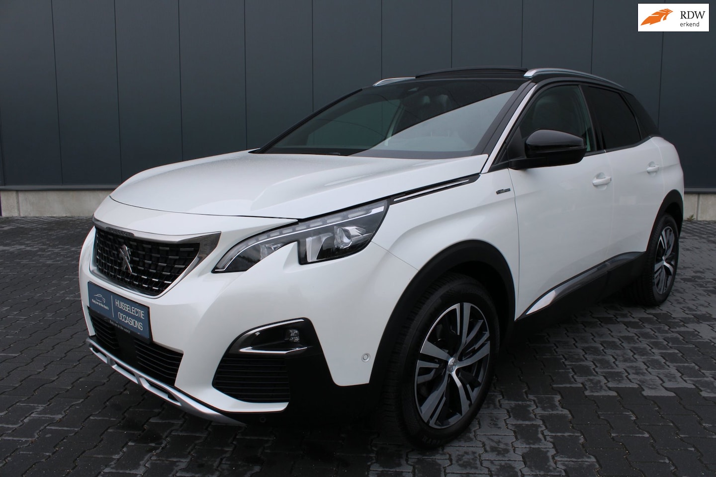 Peugeot 3008 - 1.2 PureTech GT Line TREKHAAK SCHUIFDAK CARAVANTREKKER - AutoWereld.nl