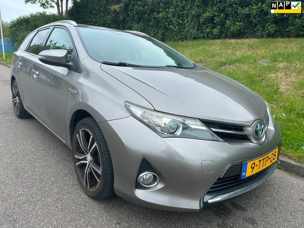 Toyota Auris Touring Sports - 1.8 Hybrid Lease - Automaat - Navi - Camera - AutoWereld.nl