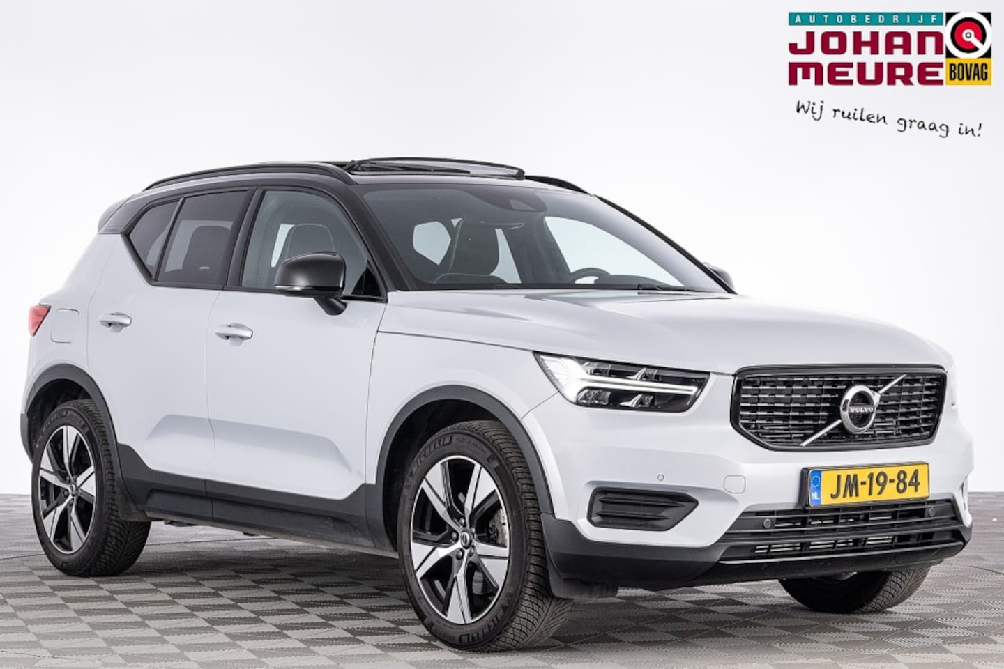 Volvo XC40 - 1.5 T4 Recharge R-Design | PANORAMADAK | Half LEDER | EL. STOELEN | PHEV - AutoWereld.nl