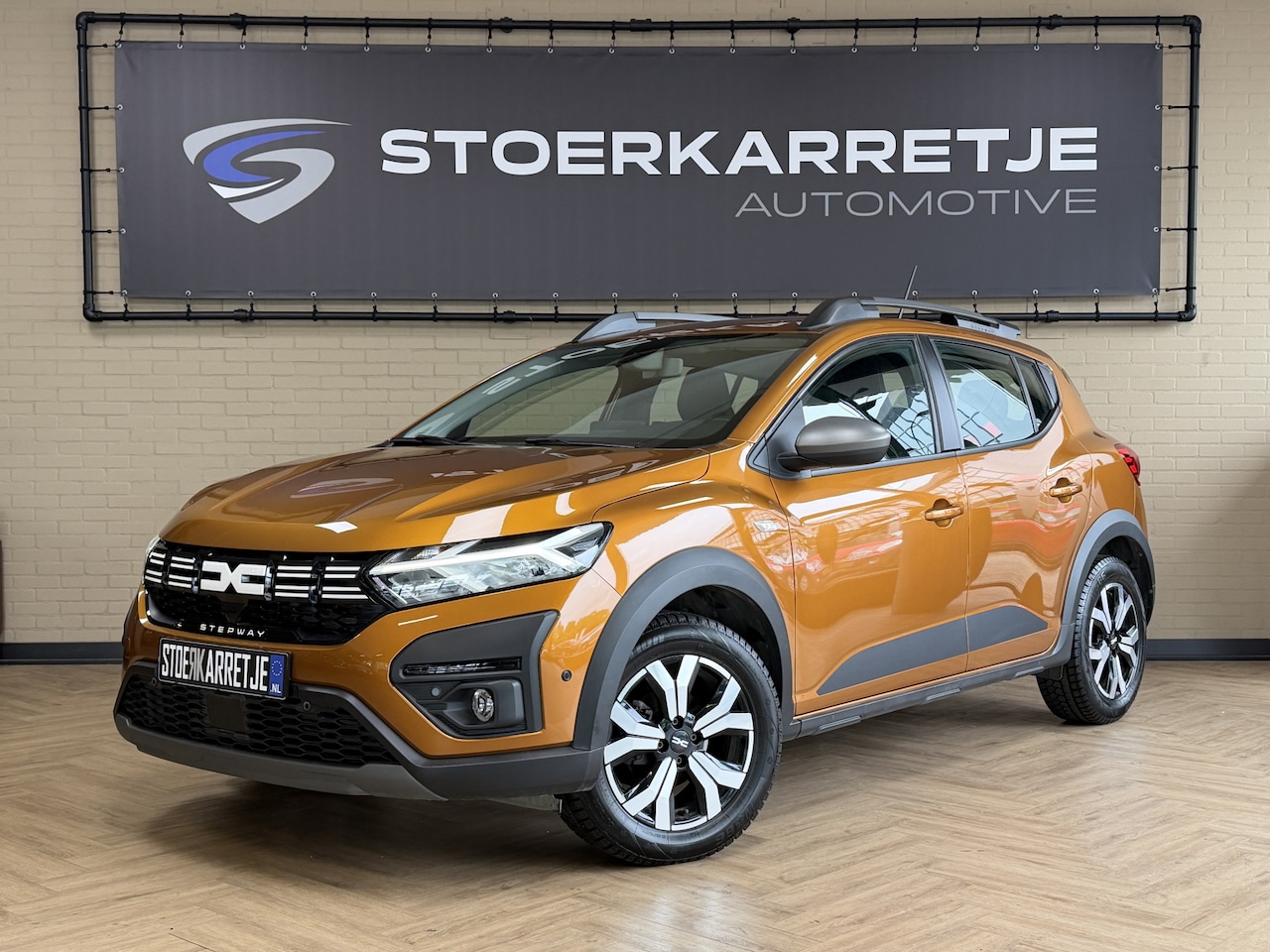 Dacia Sandero Stepway - 1.0 TCe 90 Automaat | Navi | Dode hoek | Stoelverwarming | Camera | PDC V+A | 100% Dacia d - AutoWereld.nl