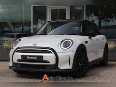 MINI Mini - 5-Deurs (f55) 1.5 Camden Edition 136pk AUT I Climate I Navi I LED I Union Jack