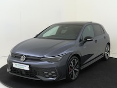 Volkswagen Golf - 1.5 eHybrid GTE | SoH 99% | Panoramadak | Leder pakket 'Vienna' | Trekhaak | Head-up displ