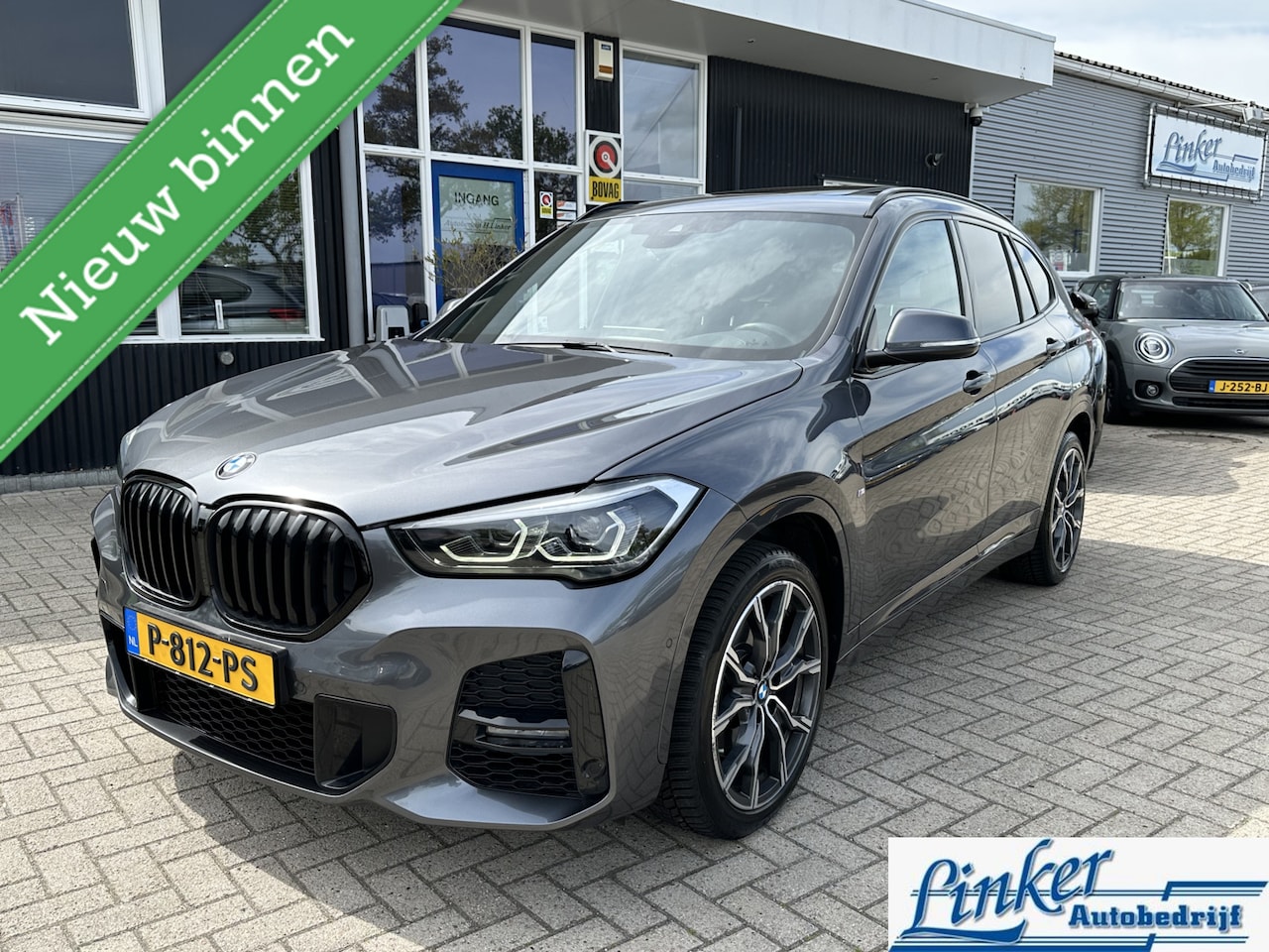 BMW X1 - sDrive20i Business Edition Plus - NL-AUTO PANO M-SPORT CAMERA - AutoWereld.nl