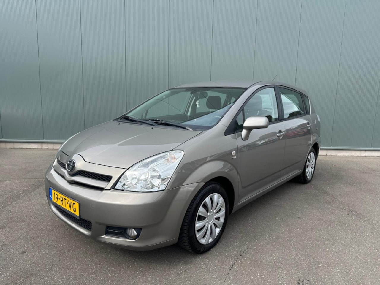 Toyota Corolla Verso - 1.6 VVT-i Sol 7p. CLIMA AIRCO | NAVI | TREKHAAK ! - AutoWereld.nl