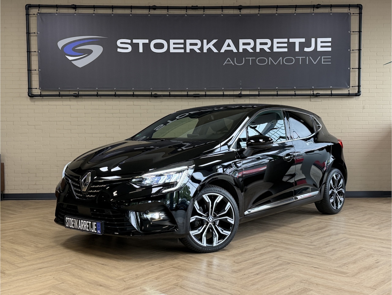 Renault Clio - 1.0 TCe 92pk Aut | Intens | Groot Navi | Bose | 17" | Dode hoek | 360 | Stoel & Stuur verw - AutoWereld.nl