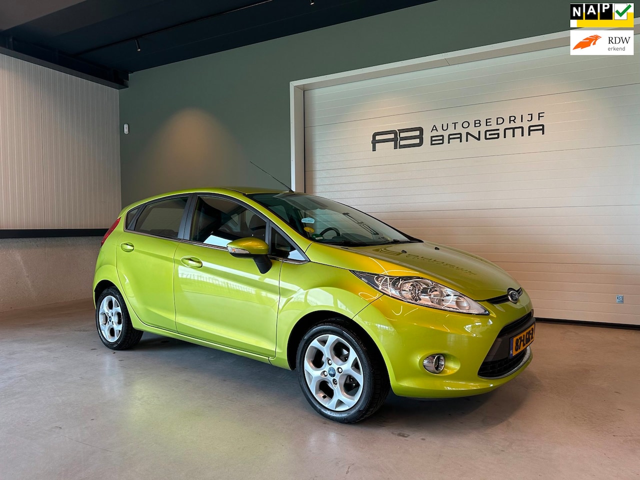 Ford Fiesta - 1.4i 16v AUTOMAAT 5-DEURS TITANIUM|CLIMA AIRCO|CRUISECONTROL|LM-VELG|TREKHAAK|BLUETOOTH|IS - AutoWereld.nl