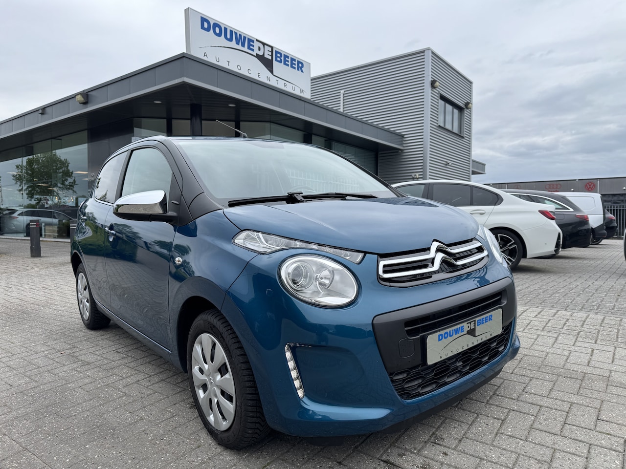 Citroën C1 - 1.0 VTi Feel cruise control, airco, zomer en winterbanden. - AutoWereld.nl