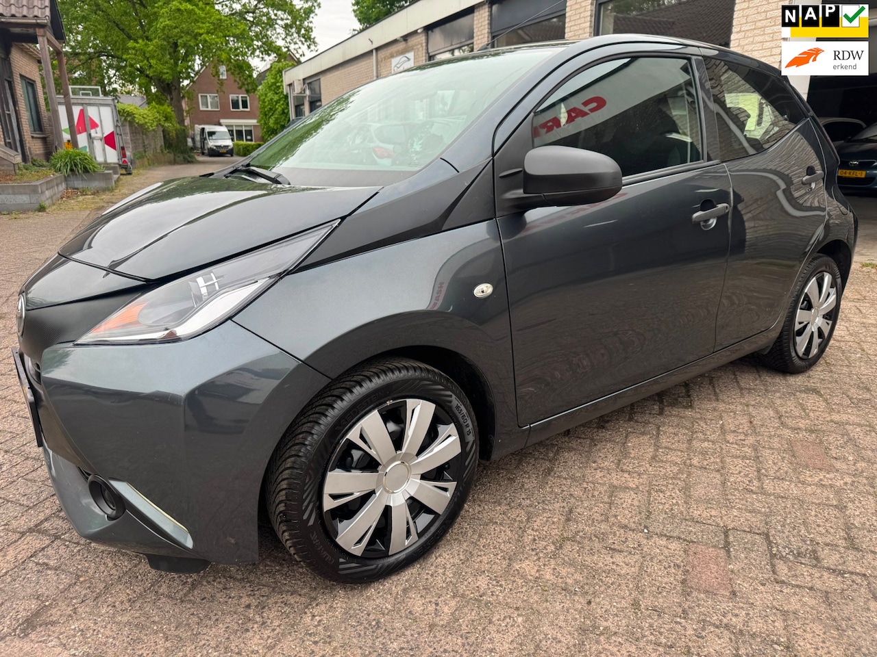 Toyota Aygo - 1.0 VVT-i x-fun AIRCO LED ORG 75439 KM NAP NW REM BLOK EN SCHIJVEN.NW APK.O.H BOEKJES VOLL - AutoWereld.nl