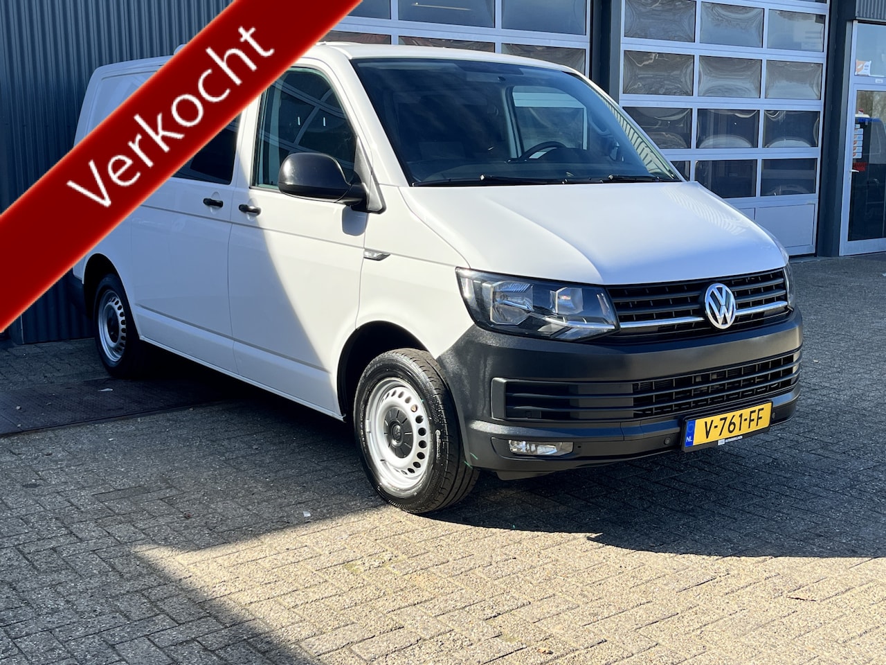 Volkswagen Transporter - 2.0 TDI L1H1 DSG 2x Schuifdeur Hondenvervoer Airco Cruise controle hondenrek Hond Ventilat - AutoWereld.nl