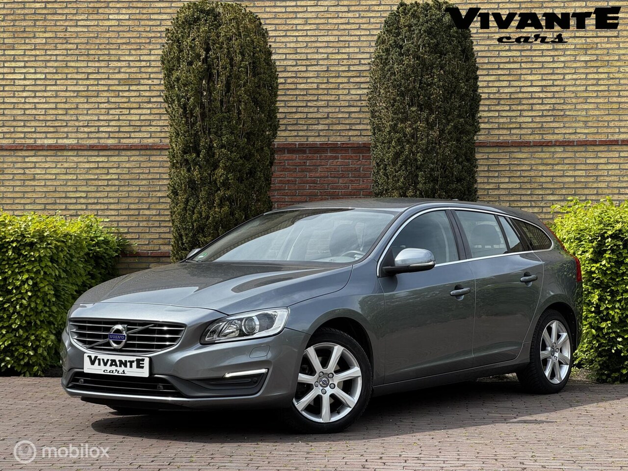 Volvo V60 - 1.5 T2 Nordic+ AUT.*Stoel/Vooruit.VRW*Cruise*Clima - AutoWereld.nl