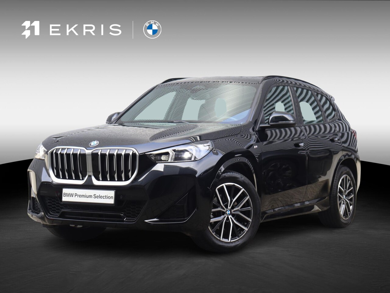 BMW X1 - sDrive18i | M Sportpakket | Panodak | Comfort Access | Adaptieve LED Koplampen | Camera | - AutoWereld.nl