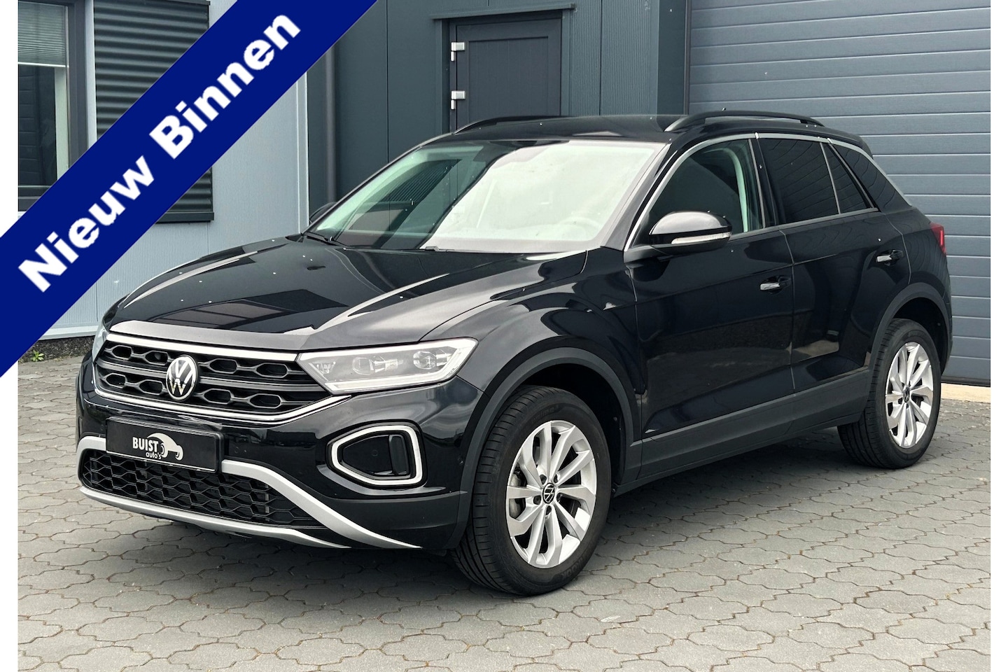 Volkswagen T-Roc - 1.5 TSI Oranje Edition 10834KM! NL-auto! 1e eig.! - AutoWereld.nl